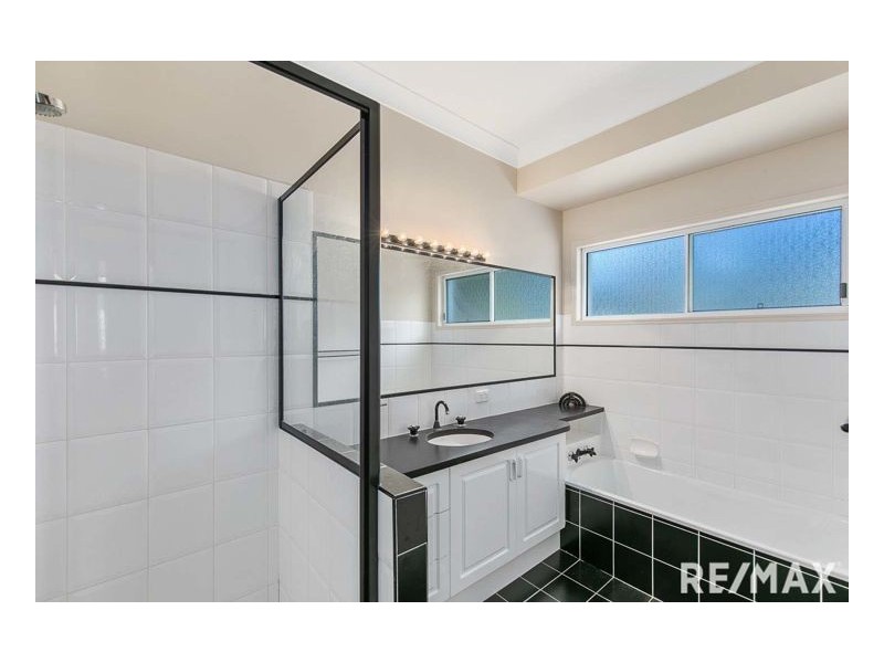 10-12 Palm Way, Dundowran Beach QLD 4655