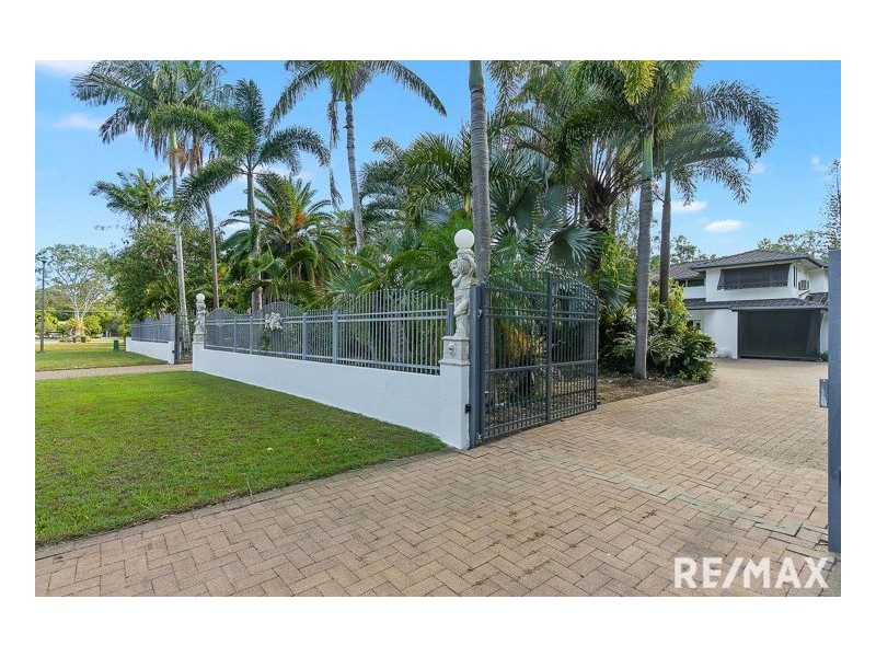 10-12 Palm Way, Dundowran Beach QLD 4655