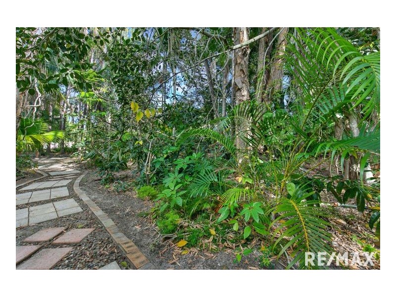 10-12 Palm Way, Dundowran Beach QLD 4655