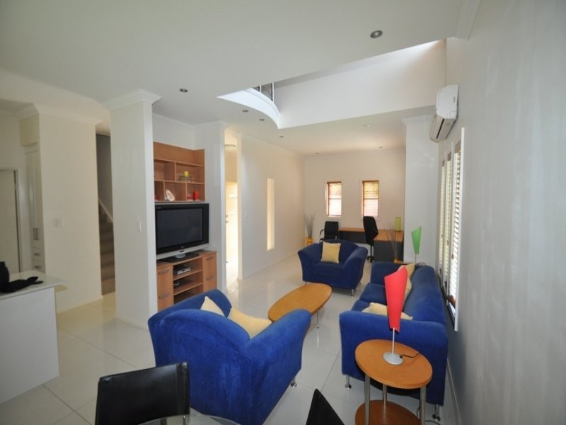 1/243 Torquay Terrace, Torquay QLD 4655