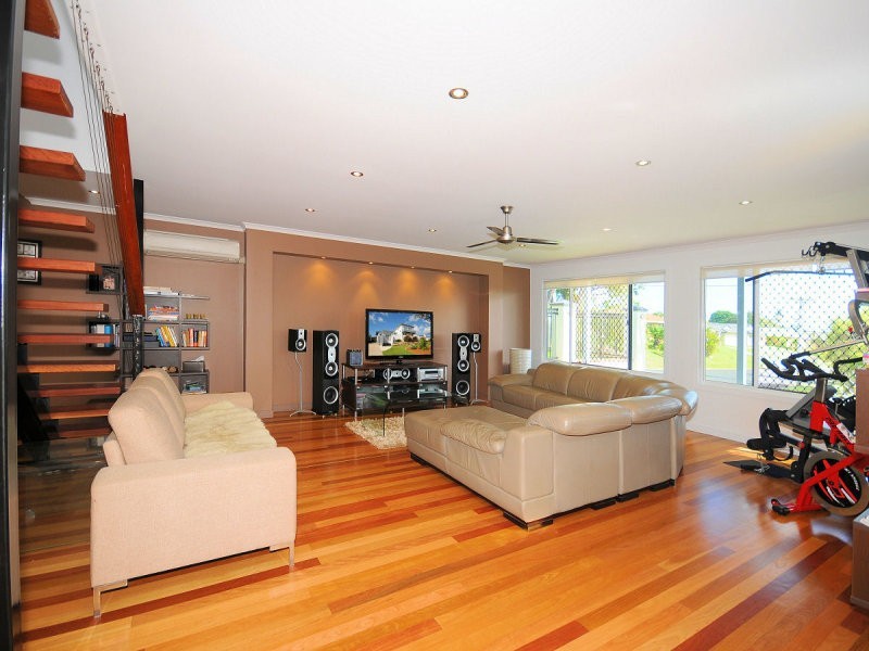 9 Exeter Street, Torquay QLD 4655
