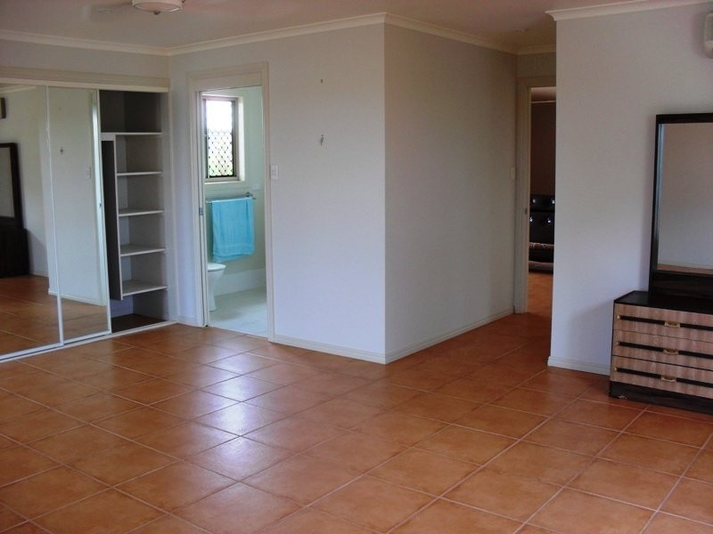 30 Park Street, Urangan QLD 4655