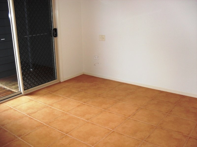 30 Park Street, Urangan QLD 4655