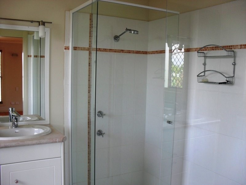 30 Park Street, Urangan QLD 4655