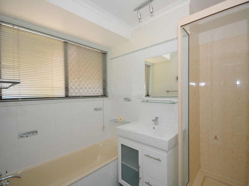 2 Bruce Street, Torquay QLD 4655
