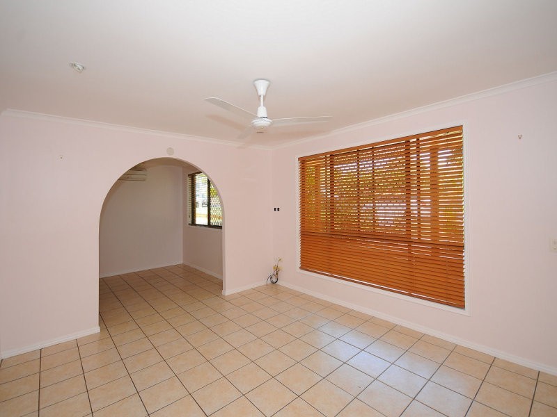 2 Bruce Street, Torquay QLD 4655