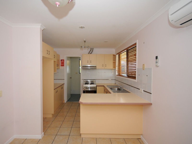 2 Bruce Street, Torquay QLD 4655