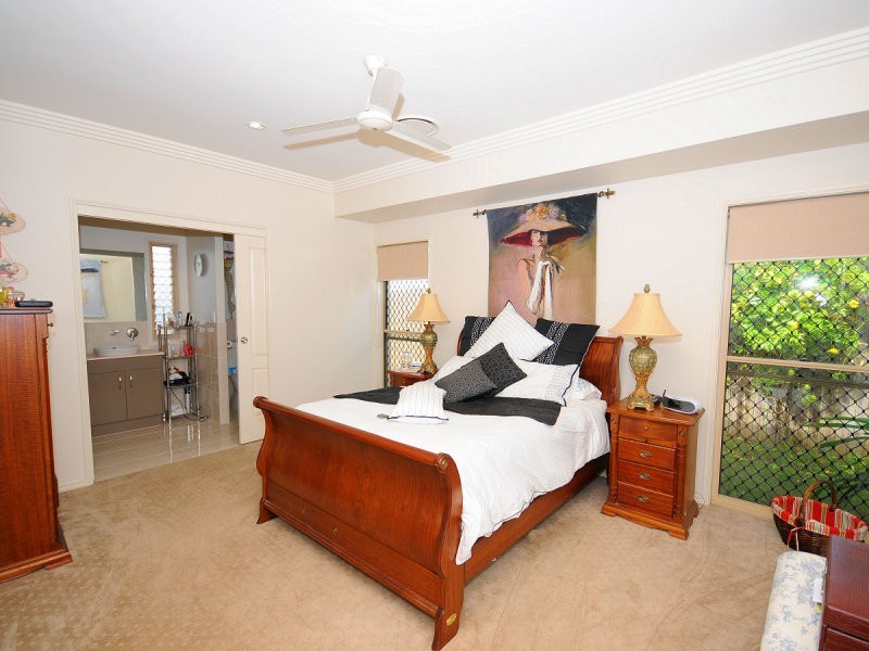 15 Rochester Ct, Urraween QLD 4655