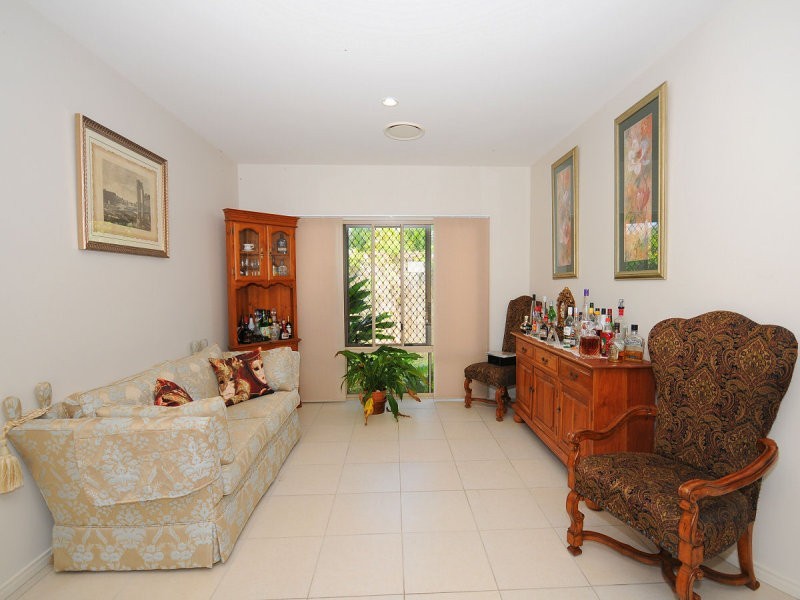 15 Rochester Ct, Urraween QLD 4655