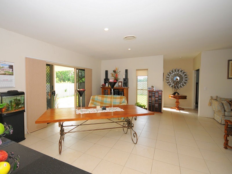 15 Rochester Ct, Urraween QLD 4655