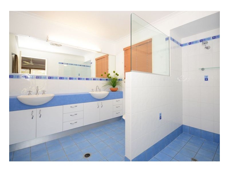 27 Rosedale Drive, Wondunna QLD 4655