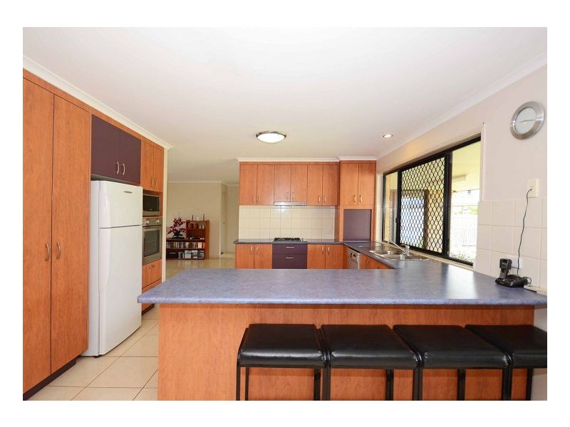 27 Rosedale Drive, Wondunna QLD 4655