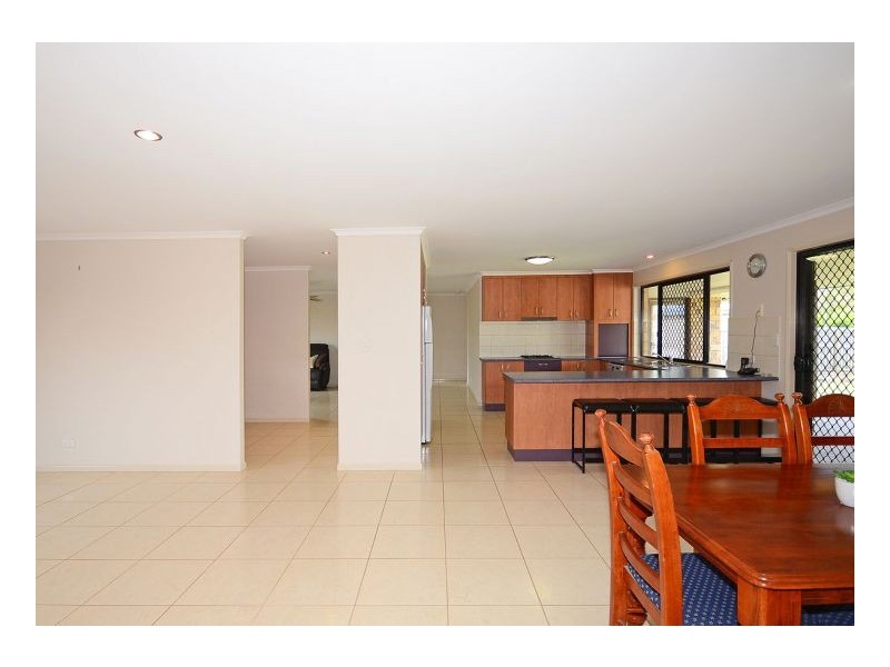 27 Rosedale Drive, Wondunna QLD 4655