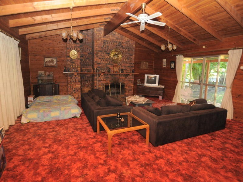 76 Boundary Road, Urangan QLD 4655