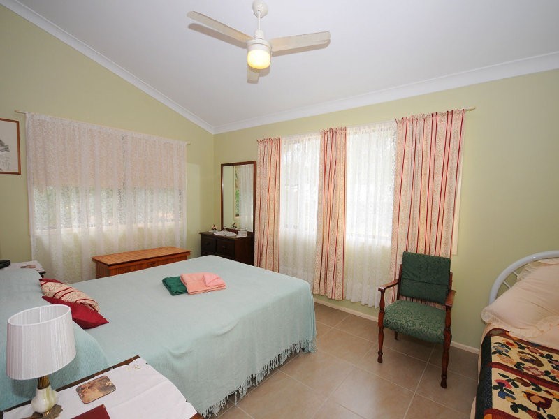 12 Parraweena Court, Point Vernon QLD 4655