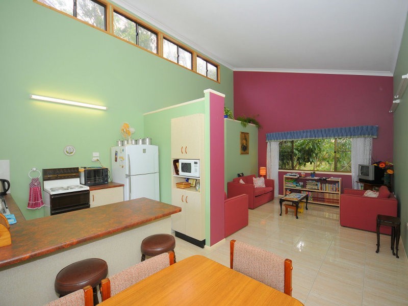 12 Parraweena Court, Point Vernon QLD 4655