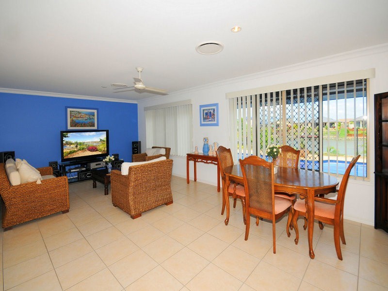54 Earl St Vincent Circuit, Eli Waters QLD 4655