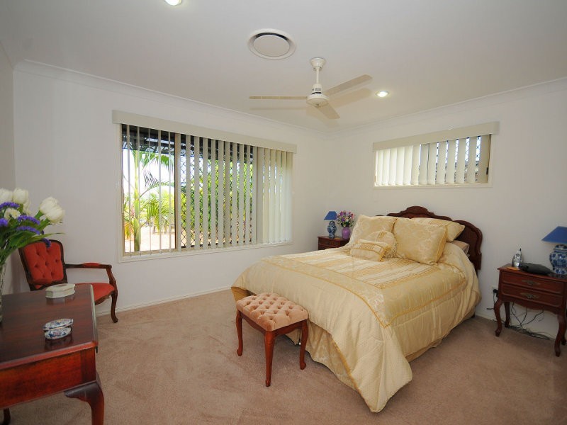 54 Earl St Vincent Circuit, Eli Waters QLD 4655