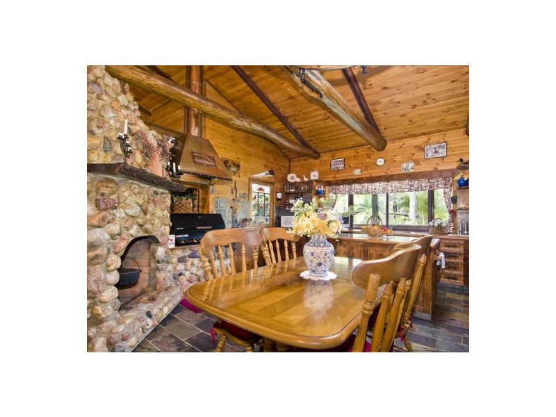 25 Shore Road W, Booral QLD 4655