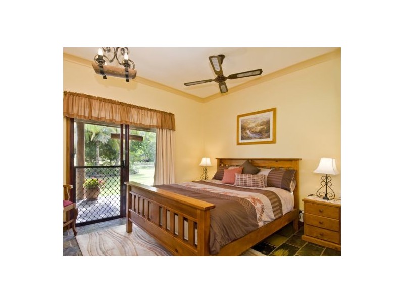 25 Shore Road W, Booral QLD 4655