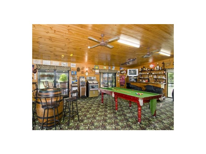 25 Shore Road W, Booral QLD 4655