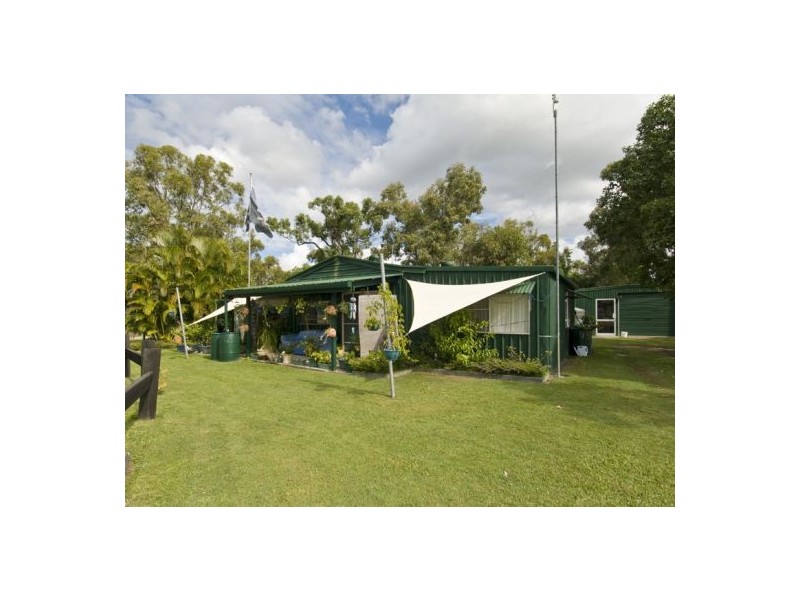 25 Shore Road W, Booral QLD 4655