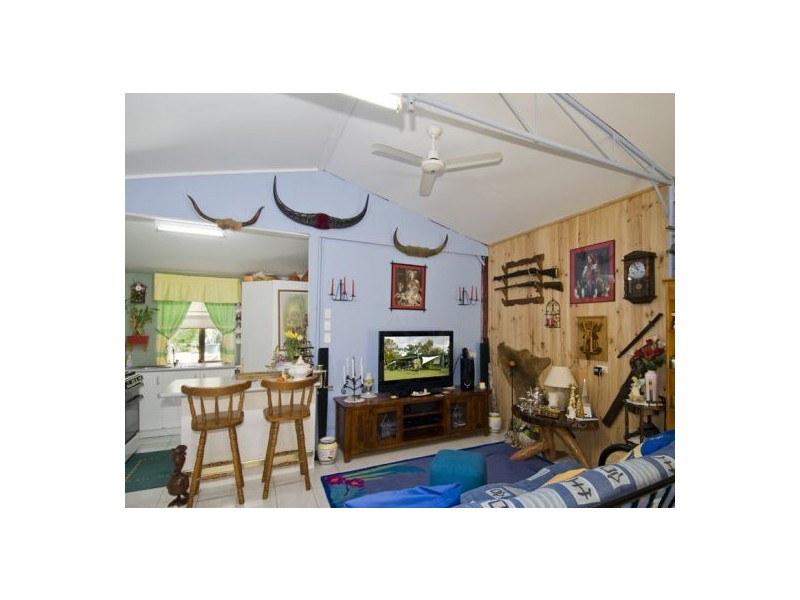 25 Shore Road W, Booral QLD 4655