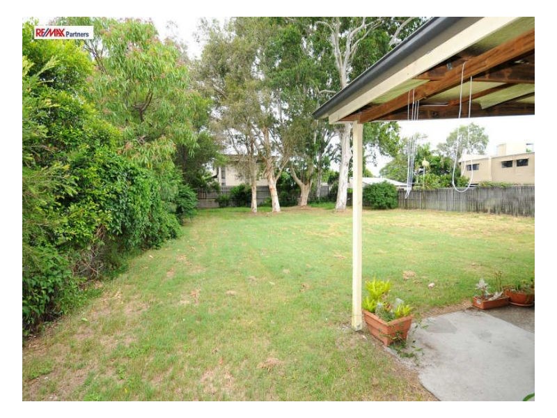 23 King Street, Urangan QLD 4655