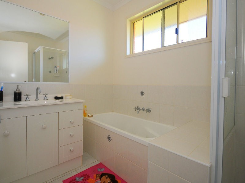 5 Bronton Way, Point Vernon QLD 4655
