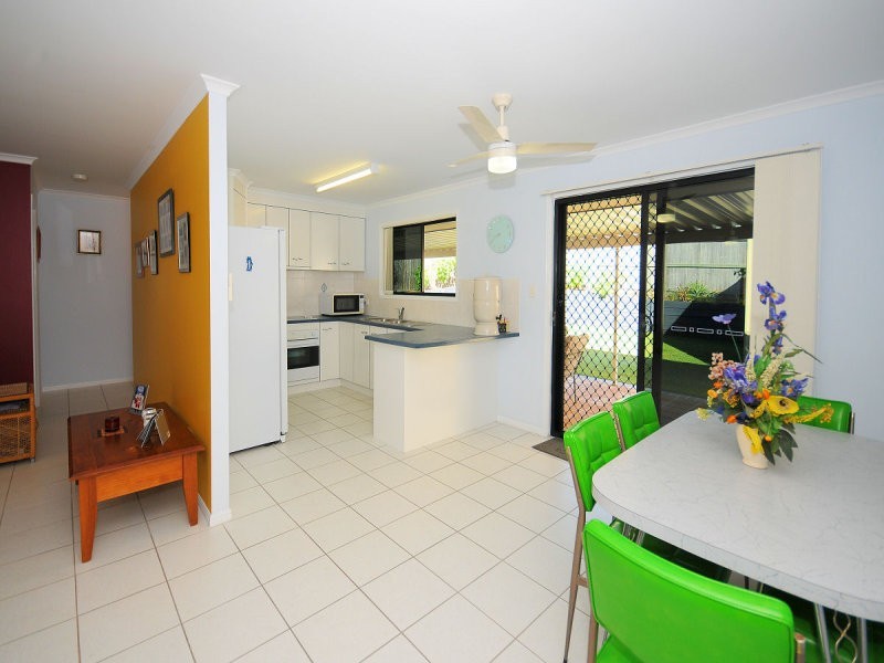 15 Barry Street, Torquay QLD 4655