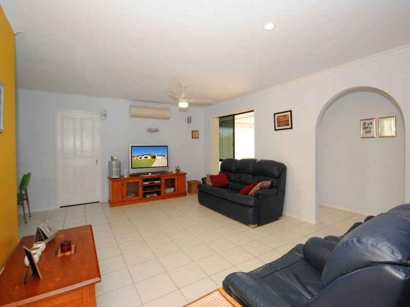 15 Barry Street, Torquay QLD 4655
