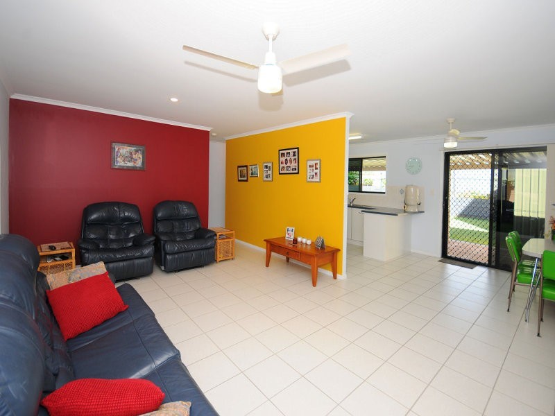 15 Barry Street, Torquay QLD 4655