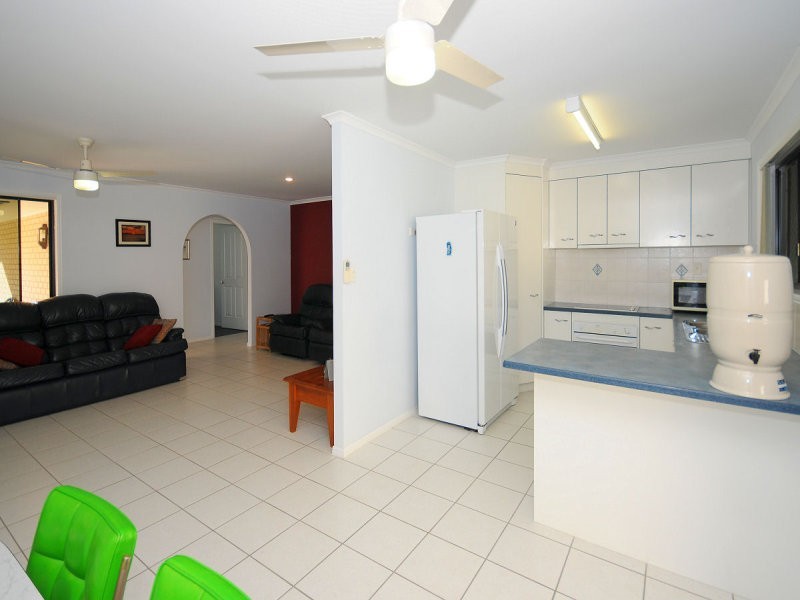 15 Barry Street, Torquay QLD 4655