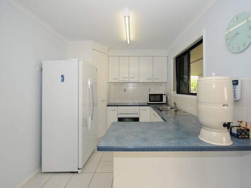 15 Barry Street, Torquay QLD 4655
