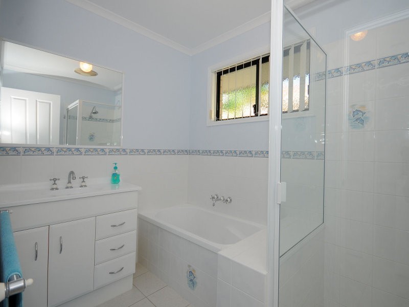 15 Barry Street, Torquay QLD 4655