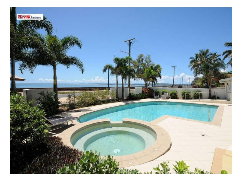 12/558 Esplanade, Urangan QLD 4655