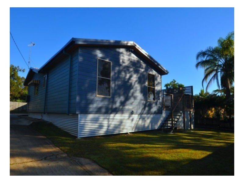 30 Park Street, Urangan QLD 4655