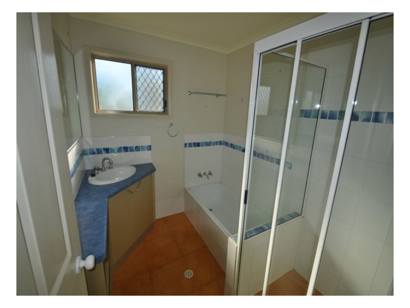 30 Park Street, Urangan QLD 4655