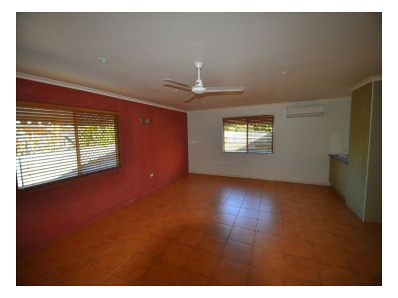 30 Park Street, Urangan QLD 4655