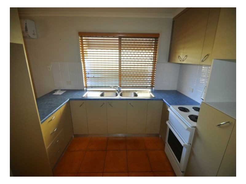 30 Park Street, Urangan QLD 4655