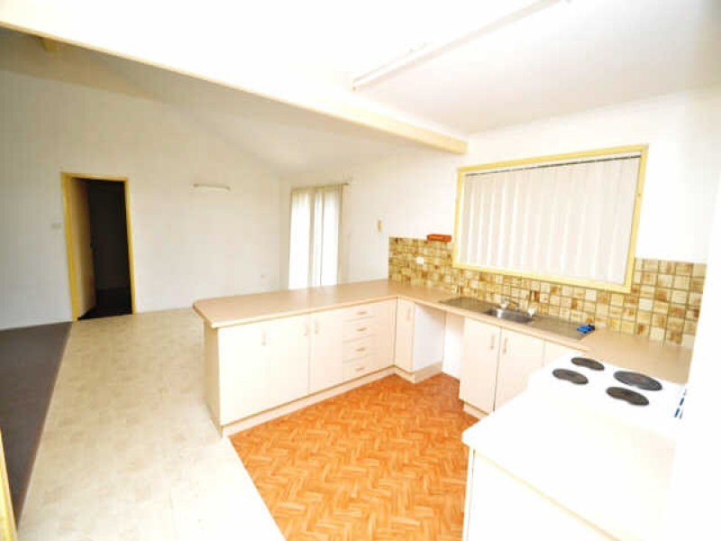 2 Lakes Bvd, Burrum Heads QLD 4659