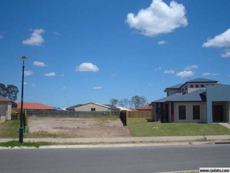 66 Endeavour Way, Eli Waters QLD 4655