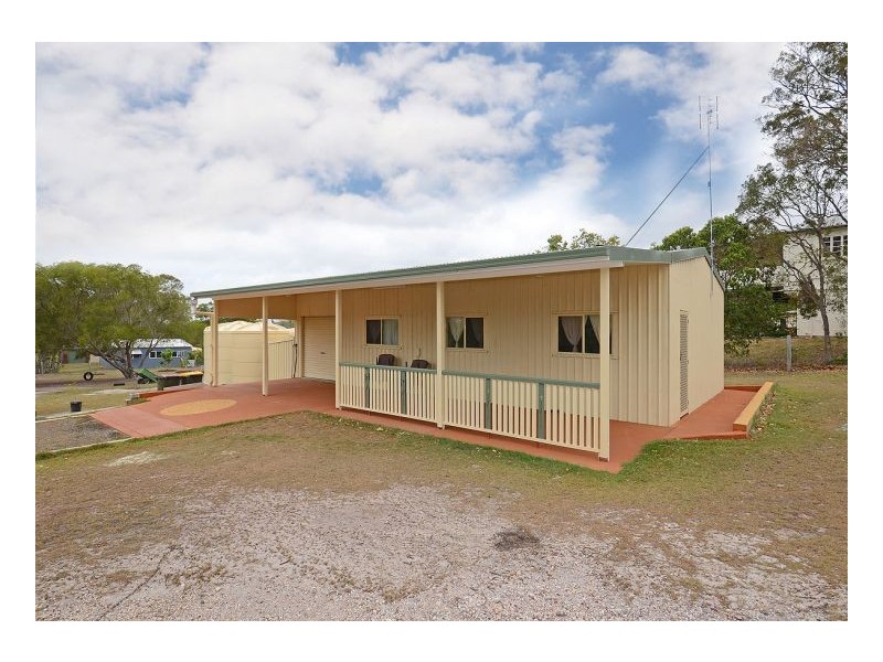2 Dolphin Avenue, Booral QLD 4655