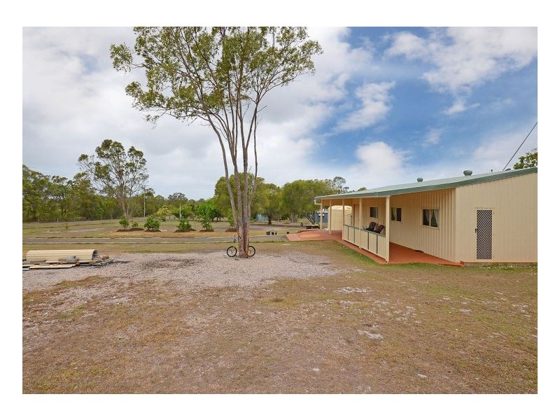 2 Dolphin Avenue, Booral QLD 4655
