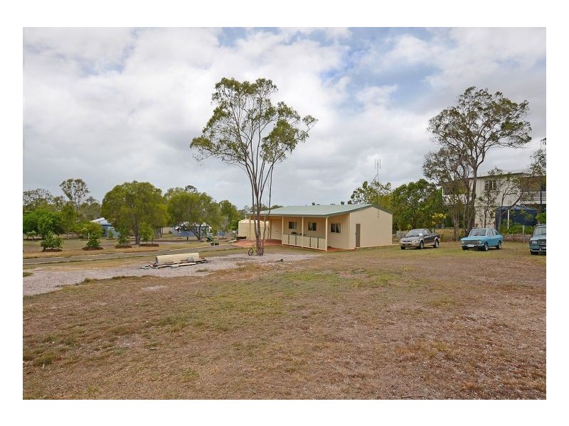 2 Dolphin Avenue, Booral QLD 4655