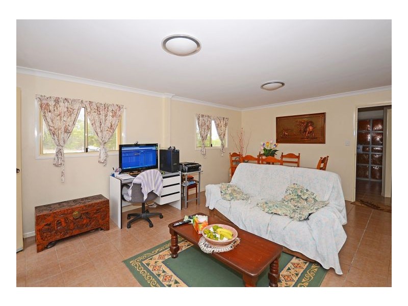 2 Dolphin Avenue, Booral QLD 4655