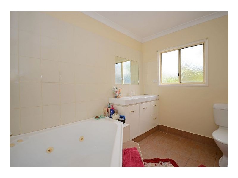 2 Dolphin Avenue, Booral QLD 4655