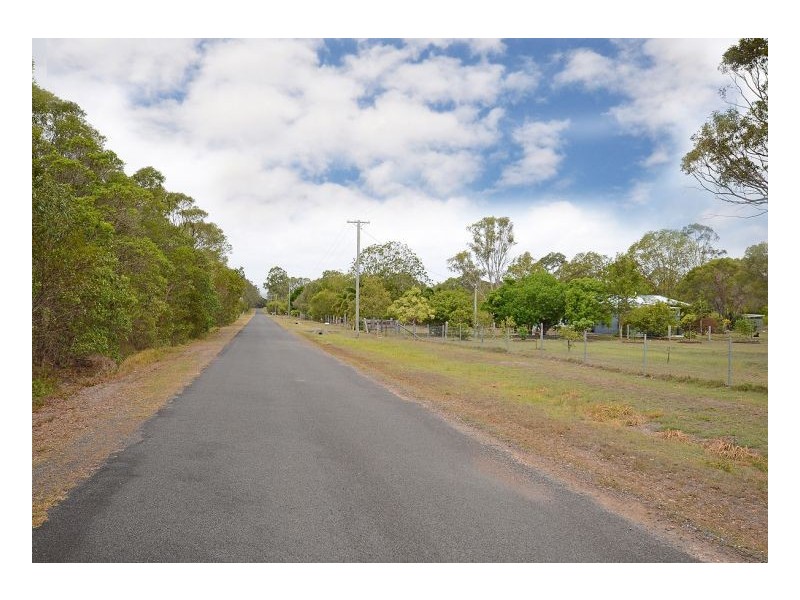 2 Dolphin Avenue, Booral QLD 4655