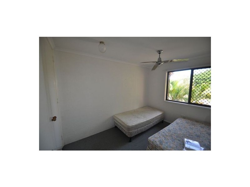 4/436 Esplanade, Torquay QLD 4655