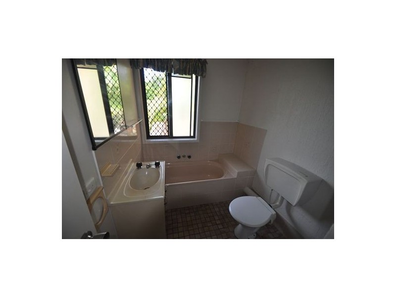 4/436 Esplanade, Torquay QLD 4655